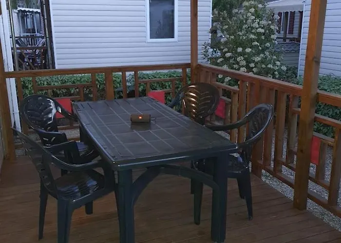 Mobil-home La Carabasse Κάμπινγκ *
